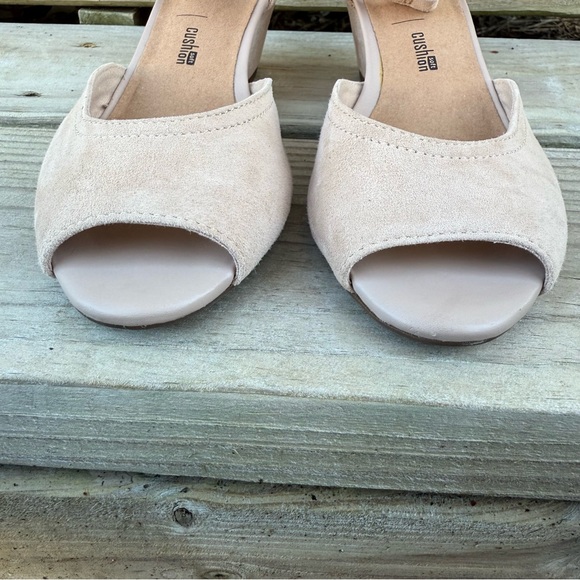 Clarks Suede Wedge Sandal Flores Raye Leather Ankle Strap Open Toe Sand Size 6.5 - Picture 5 of 15